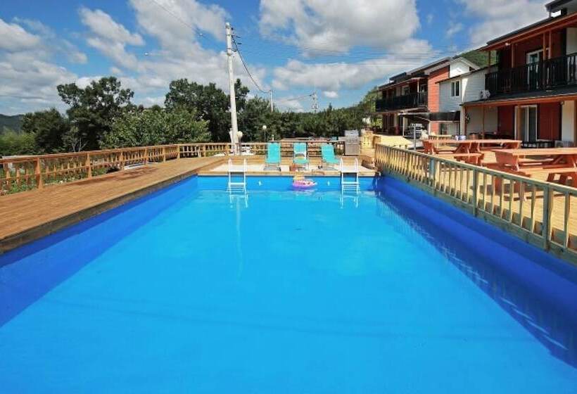 Pension Gyeongju Star Garret Bed And Breakfast