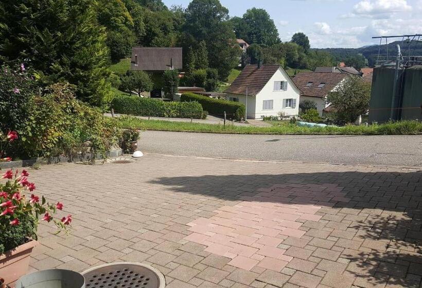 ベッドアンドブレックファースト Mona S Sleep & Go