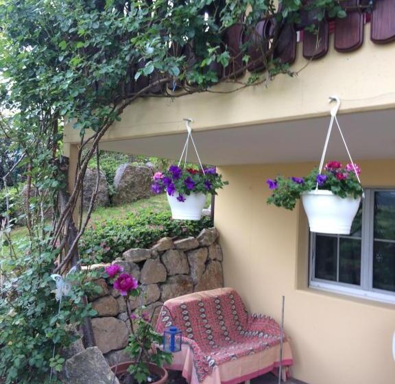 Bed & Breakfast Mona S Sleep & Go