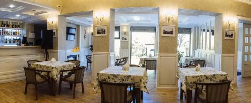 Hotelli отельно ресторанный комплекс златогор