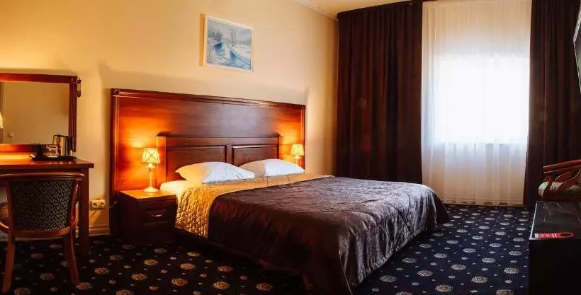 Hotelli отельно ресторанный комплекс златогор