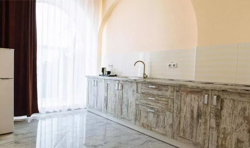 Hotelli отельно ресторанный комплекс златогор