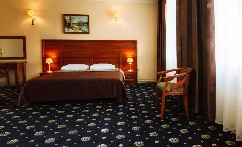 Hotelli отельно ресторанный комплекс златогор