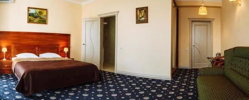 Hotelli отельно ресторанный комплекс златогор