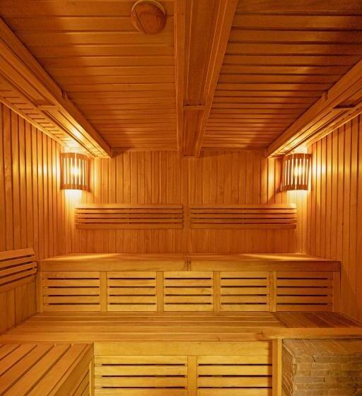 בית מלון כפרי медовий двір