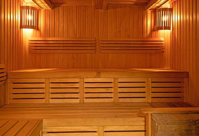 בית מלון כפרי медовий двір