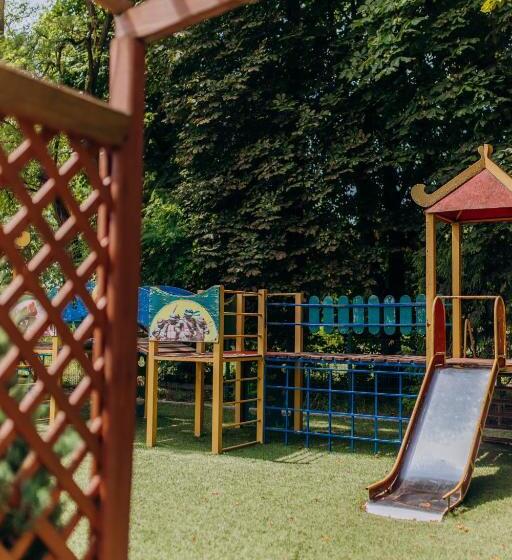 בית מלון כפרי Arta City