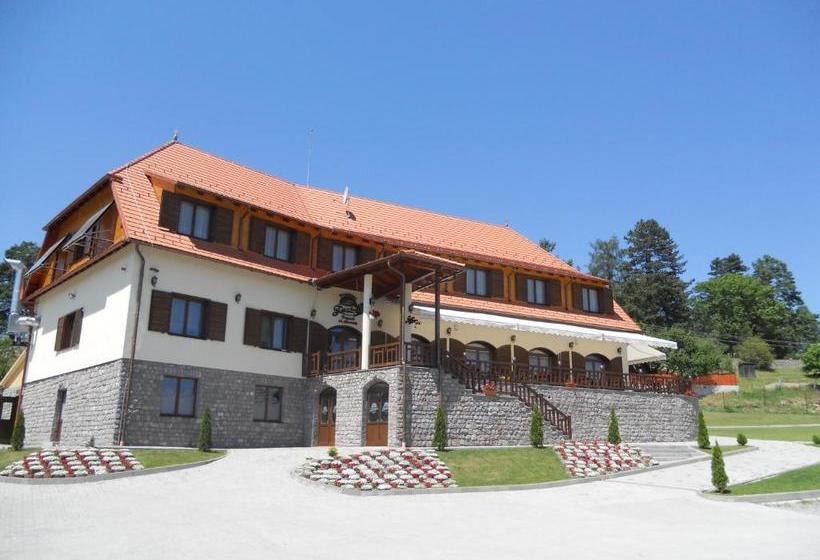 فندق Farkas Panzió