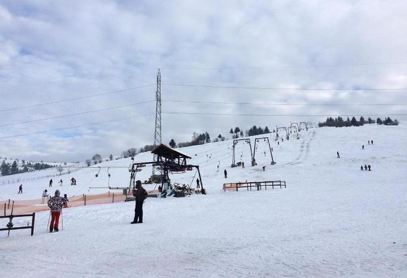 فندق Farkas Panzió