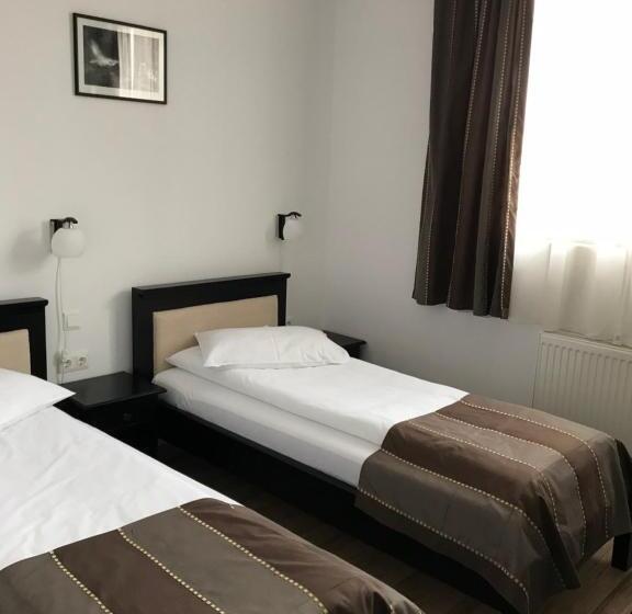 فندق Farkas Panzió