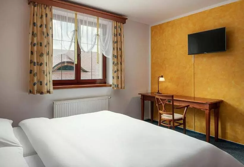 Hotel Golf & Spa Kunětická Hora