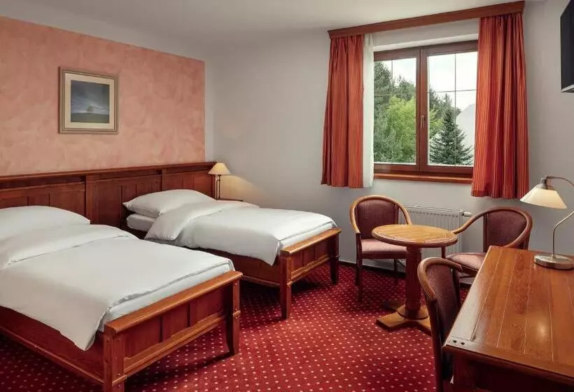 Hotel Golf & Spa Kunětická Hora