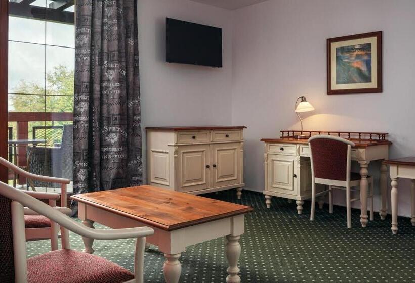 בית מלון כפרי Golf & Spa Kunětická Hora