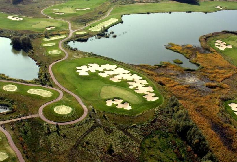 בית מלון כפרי Golf & Spa Kunětická Hora