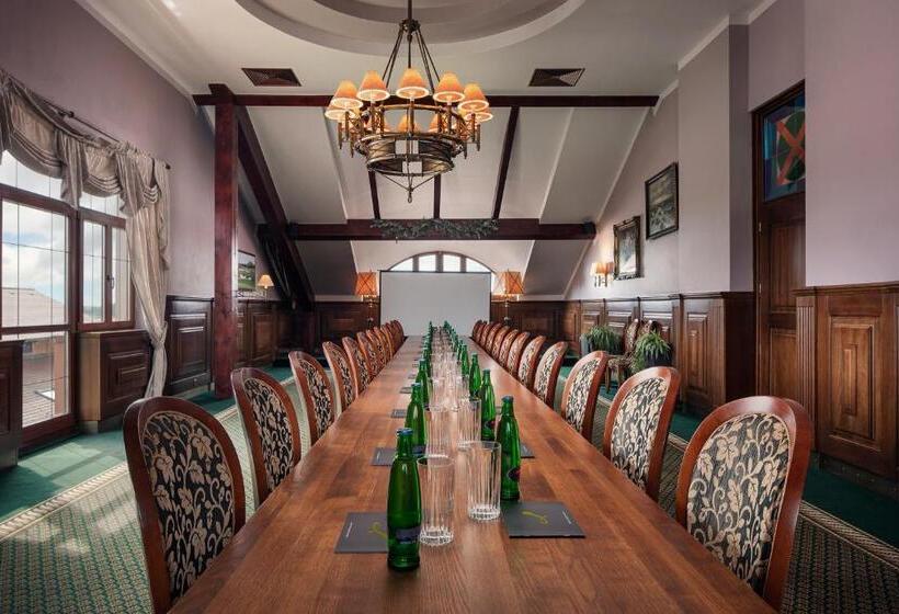 בית מלון כפרי Golf & Spa Kunětická Hora