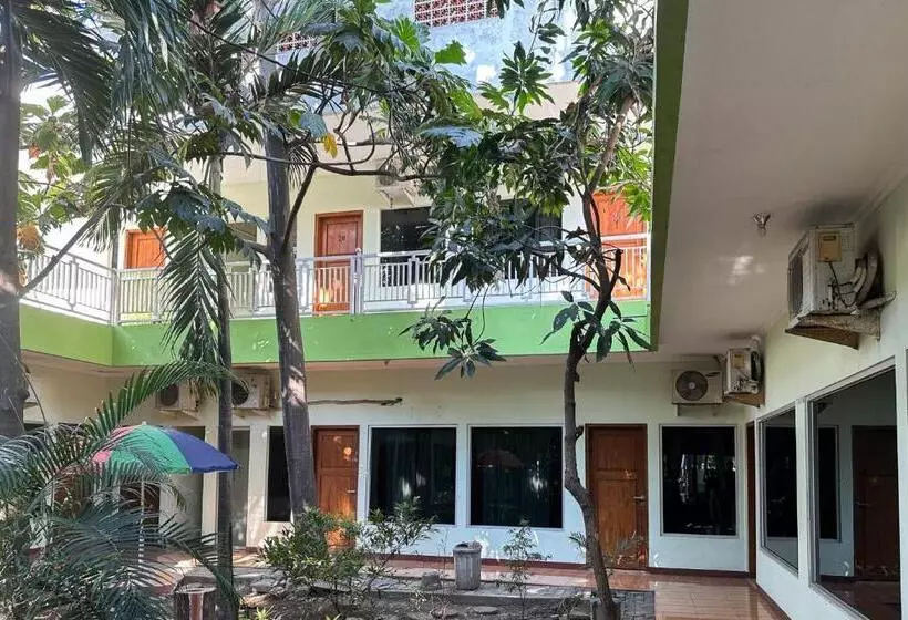 ホテル Global Inn Syariah Mitra Reddoorz Near Juanda T1 Airport