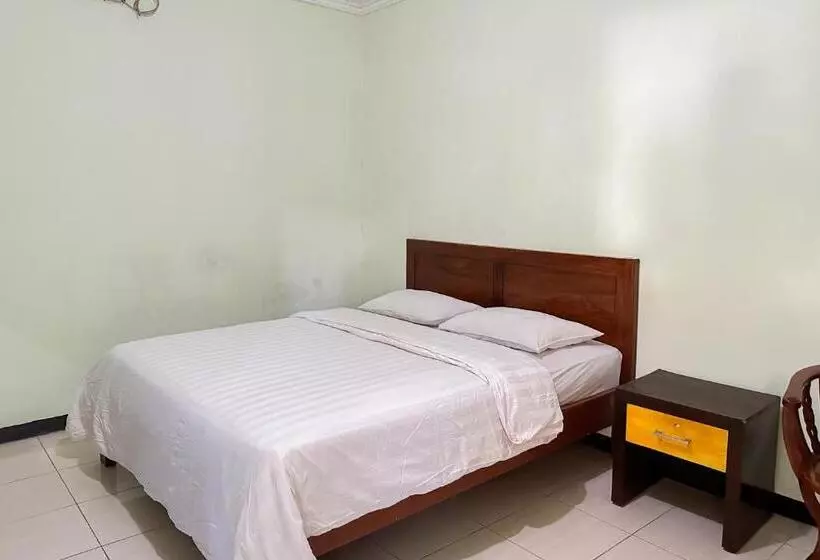 ホテル Global Inn Syariah Mitra Reddoorz Near Juanda T1 Airport
