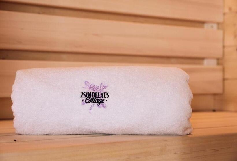 호텔 Zsindelyes Cottage