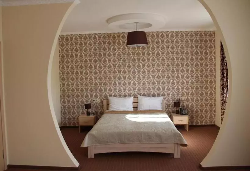 Mіnі Gotel Pozitiv