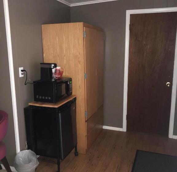 מוטל Oakes Oramel Inn