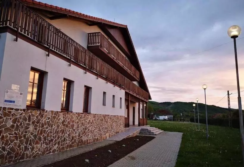 Pension Cetate Valcău De Sus