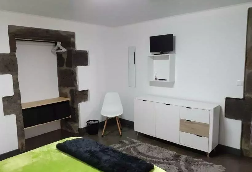 ベッドアンドブレックファースト Basaltic Guest House