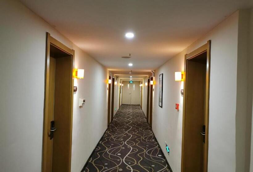 Отель 7days Premium Jiyuan Tiantai Road Xinyao City Square Branch