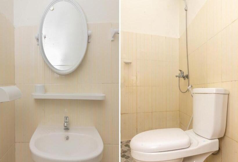 Hotel Oyo 2410 Intan