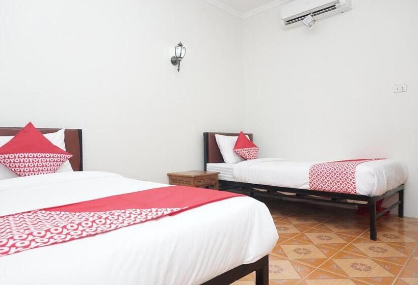 Hotel Oyo 2410 Intan