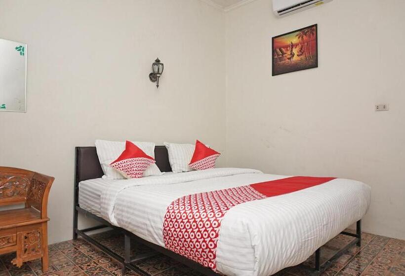 Hotel Oyo 2410 Intan