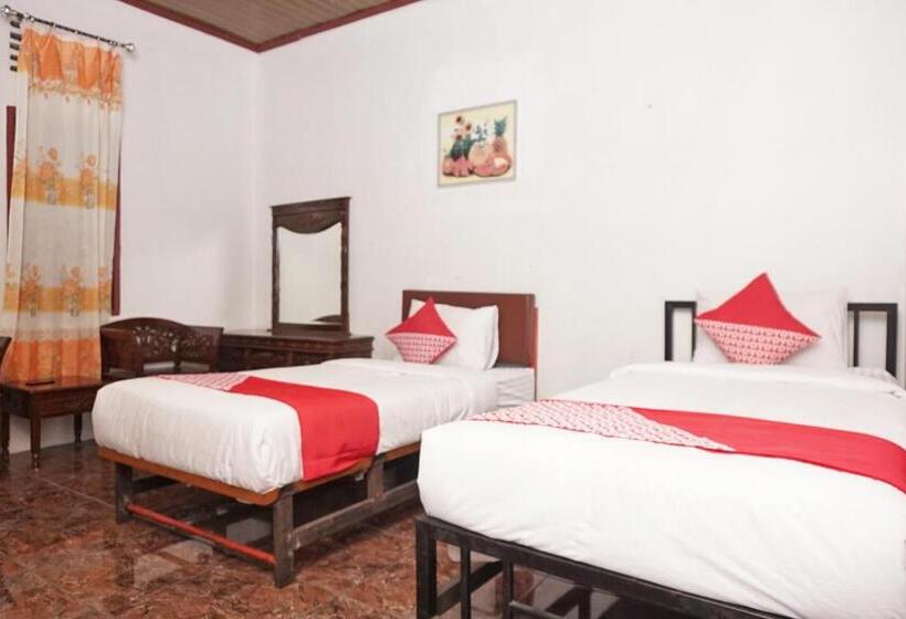 Hotel Oyo 2410 Intan