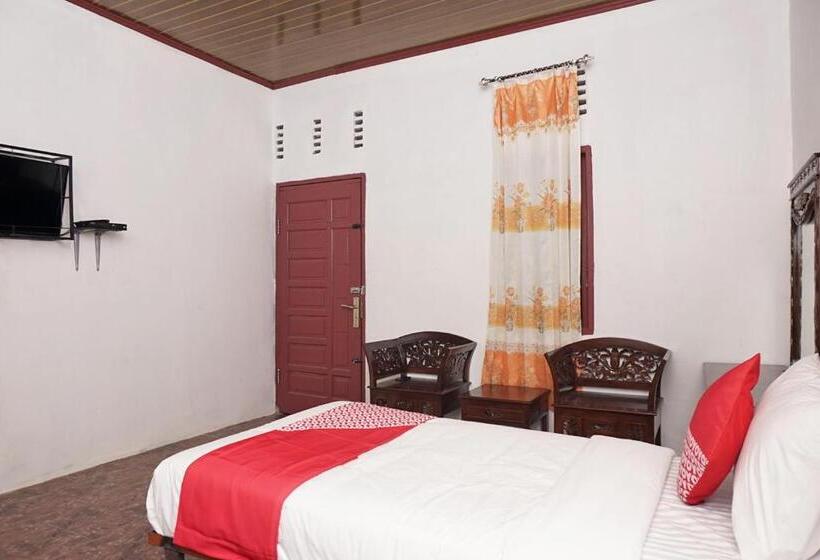 Hotel Oyo 2410 Intan