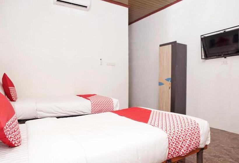 Hotel Oyo 2410 Intan