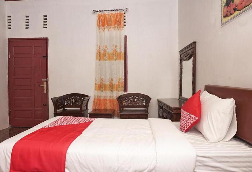 Hotel Oyo 2410 Intan