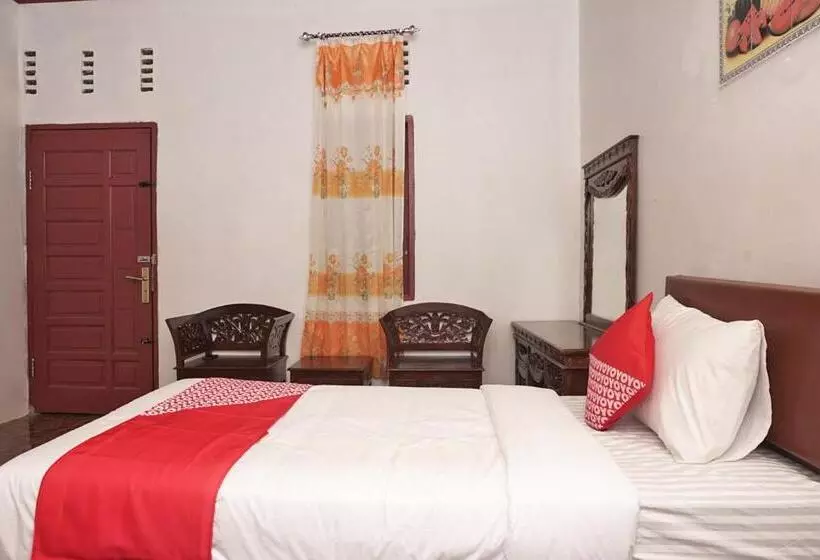 ホテル Oyo 2410 Intan