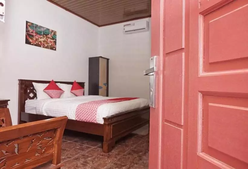 ホテル Oyo 2410 Intan