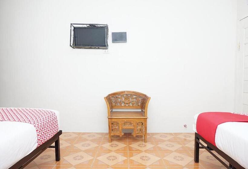 Hotel Oyo 2410 Intan