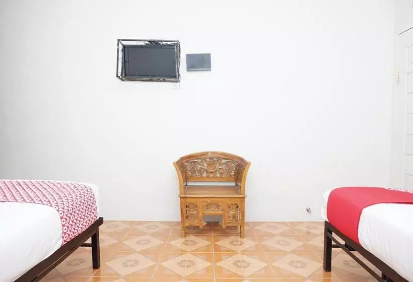 ホテル Oyo 2410 Intan