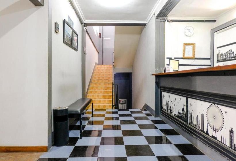 Отель Oyo 2966  Atriaz