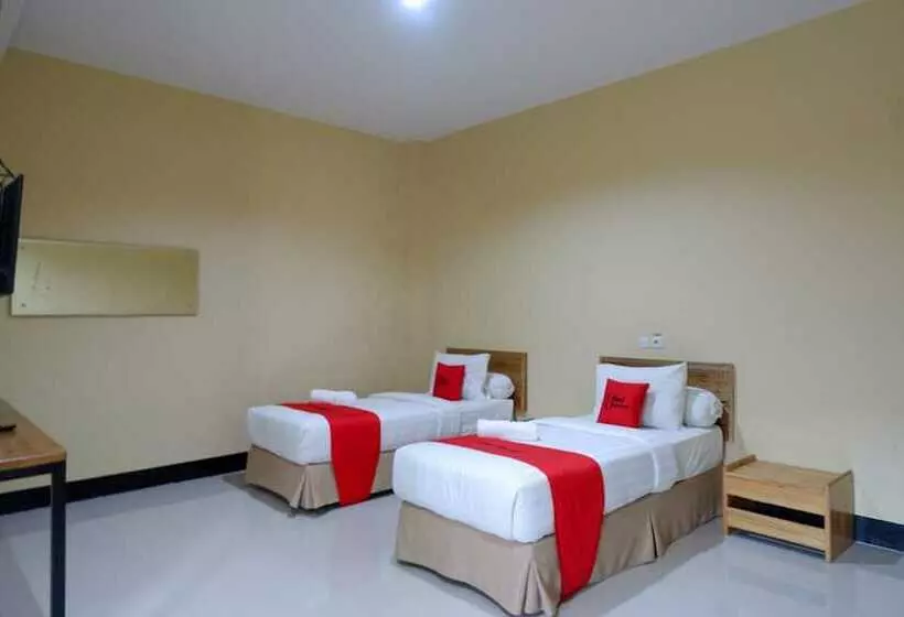 Reddoorz @ G Hotel Luwuk