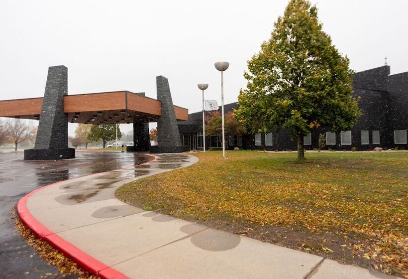 בית מלון כפרי Royal River Casino And