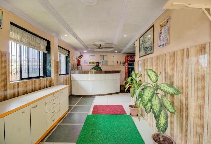 ホテル Spot On Sristi Palace