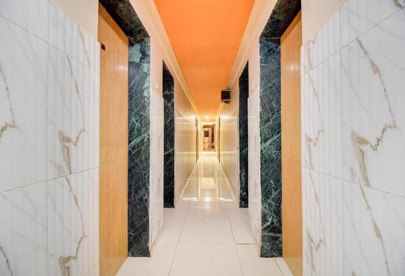 ホテル Spot On Sristi Palace