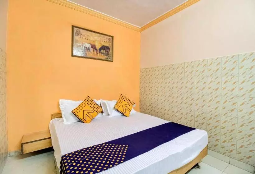 ホテル Spot On Sristi Palace