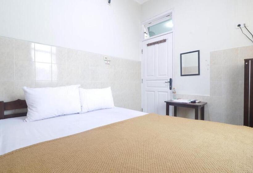 Pensió Omah Ampel Syariah