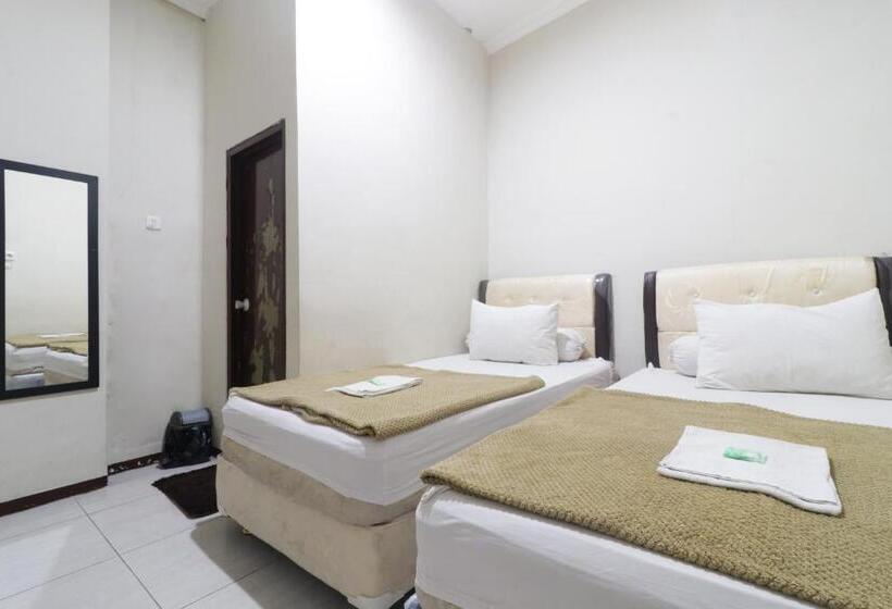 Pensió Omah Ampel Syariah