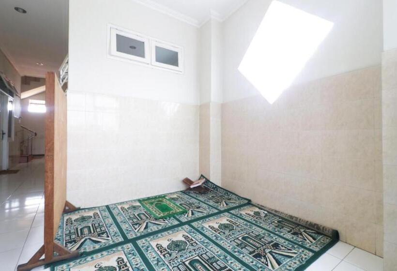 Pensió Omah Ampel Syariah