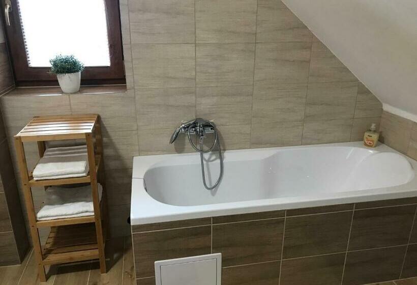 بنسيون Penzion U Kostela