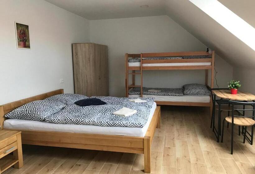 بنسيون Penzion U Kostela