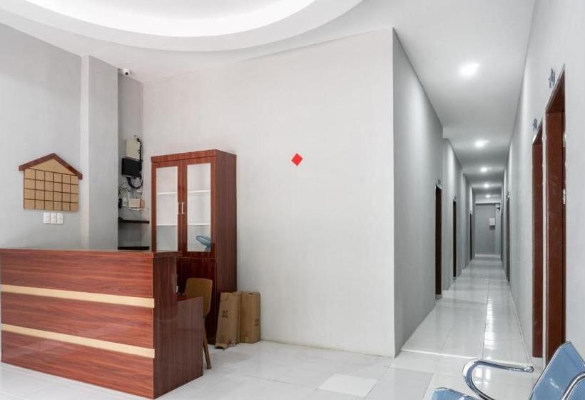 פנסיון Reddoorz Near Manhattan Square Medan